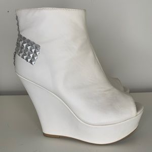 White vegan leather peep toe platform wedges